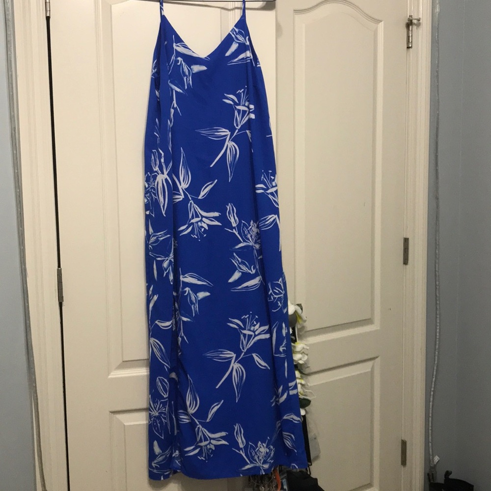 Beautiful FLOWY dress!!!